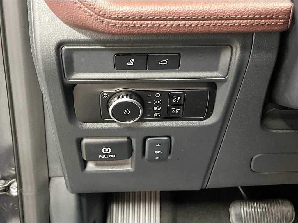 Used 2024 Ford Expedition Max Limited image 10