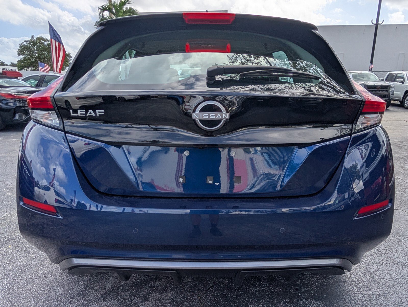 Certified 2025 Nissan Leaf S image 11