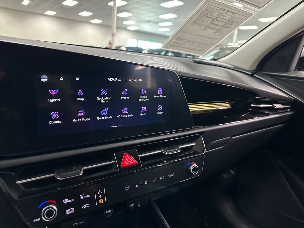 Used 2023 Kia Niro EX Touring image 20