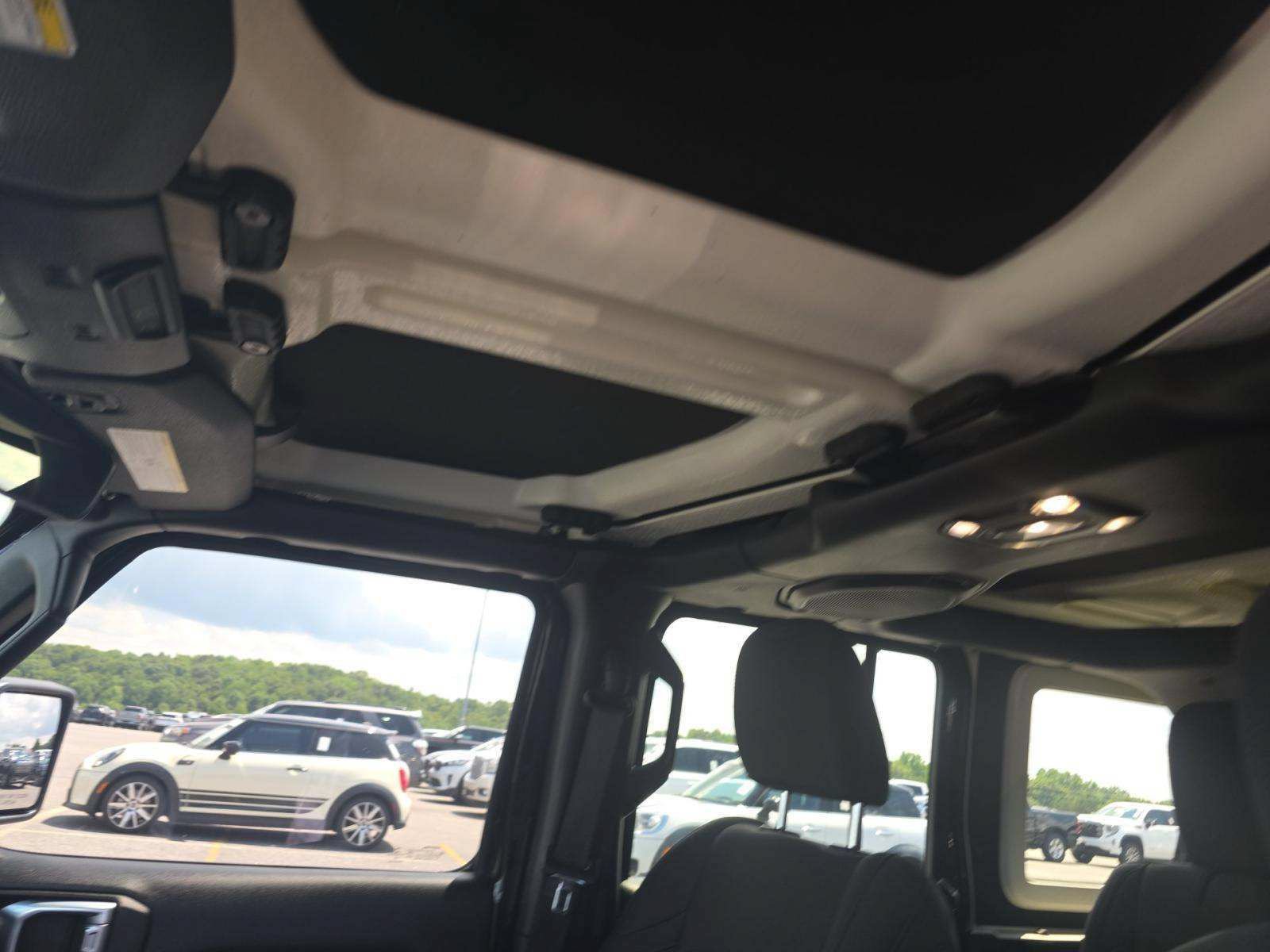 Used 2022 Jeep Wrangler Unlimited Sport AWD/4WD image 6