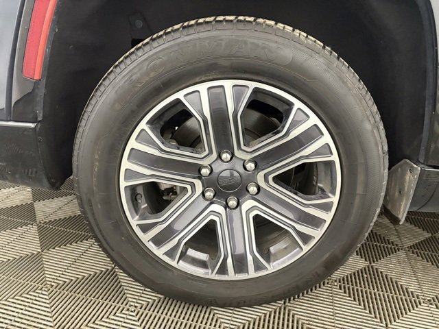 Used 2024 Jeep Wagoneer L Series II w/ Flexible Seating Group image 25