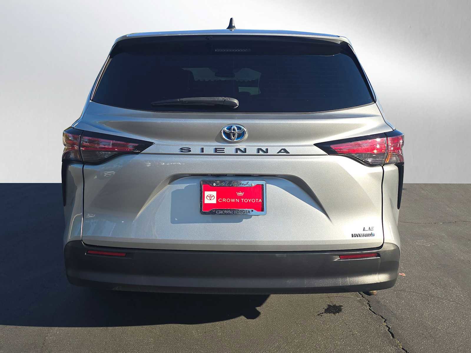 Used 2022 Toyota Sienna LE image 4
