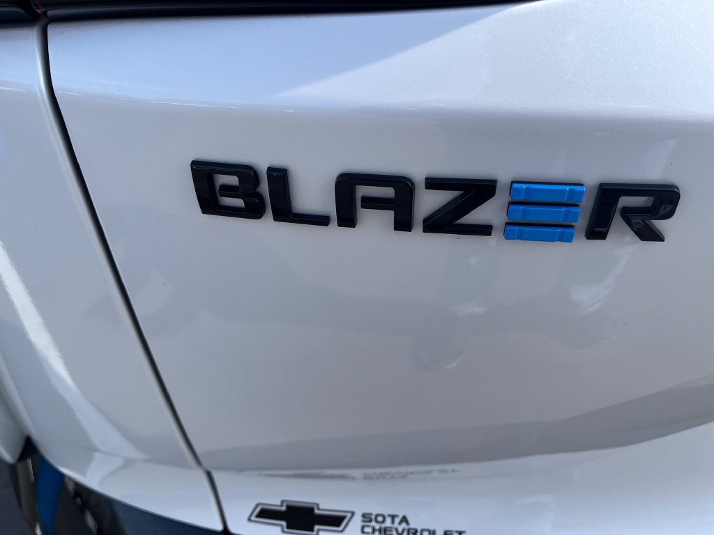 New 2025 Chevrolet Blazer EV RS w/ Super Cruise Package AWD/4WD image 33