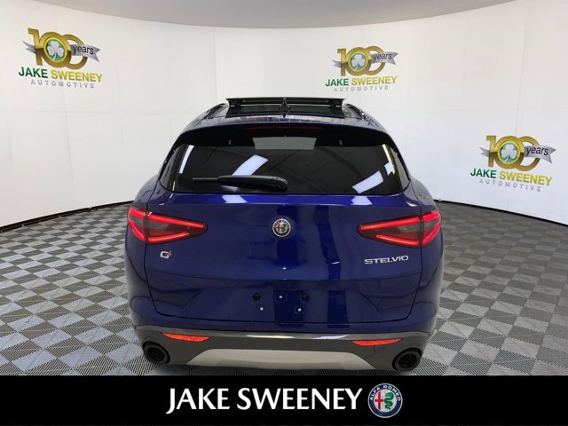 Used 2023 Alfa Romeo Stelvio Ti AWD/4WD image 9