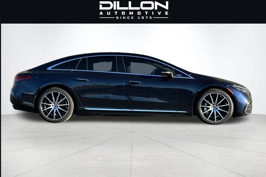 Used 2022 Mercedes-Benz EQS 580 4MATIC Sedan image 3