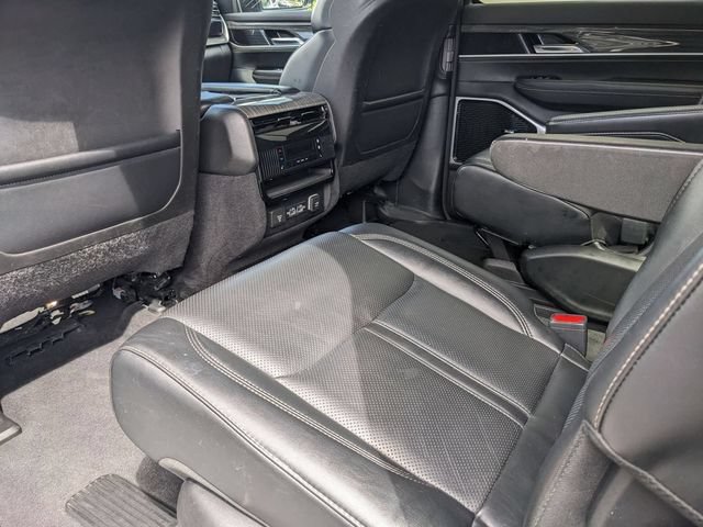 Used 2022 Jeep Wagoneer Series III w/ Premium Group I AWD/4WD image 27