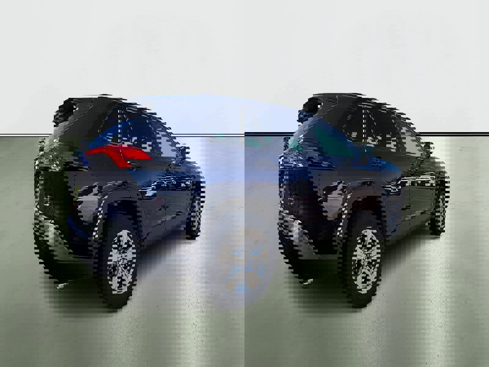 Used 2025 Toyota RAV4 XLE image 4