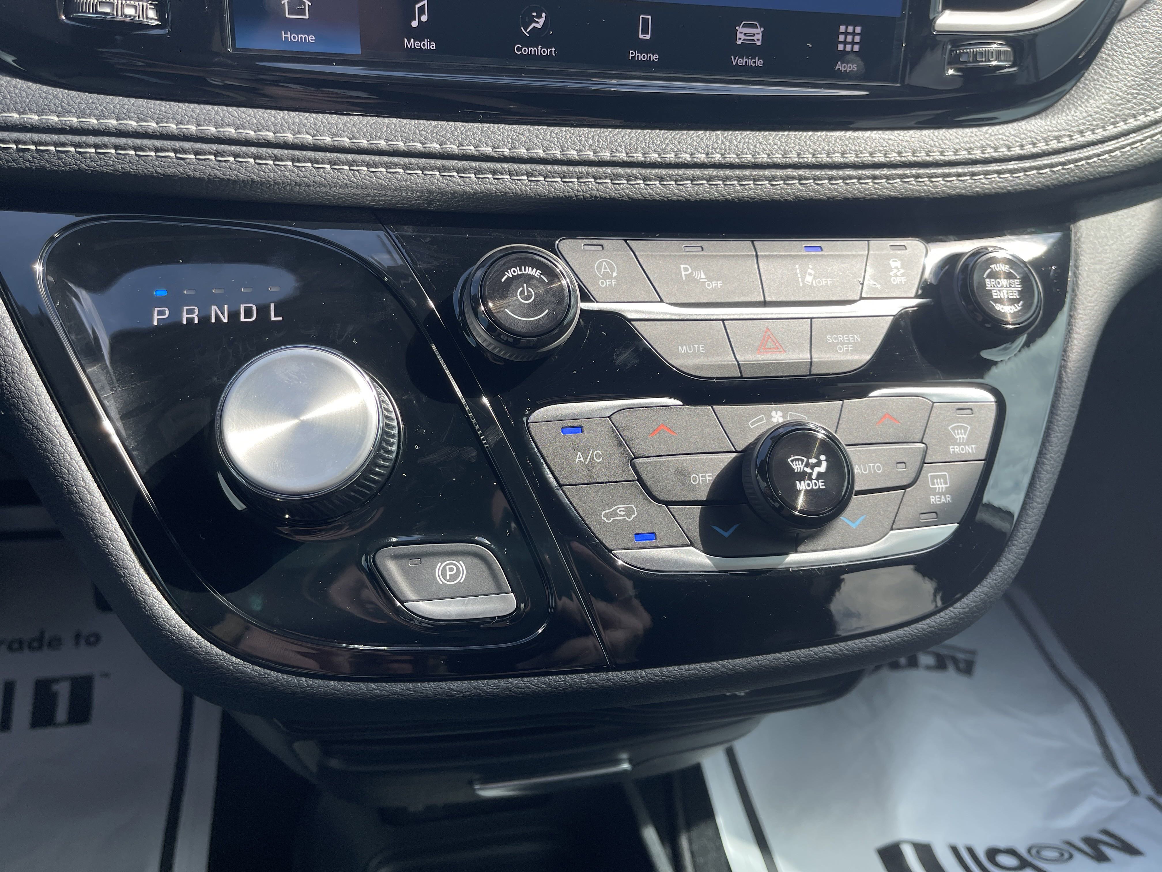 New 2026 Chrysler Pacifica Select FWD image 26