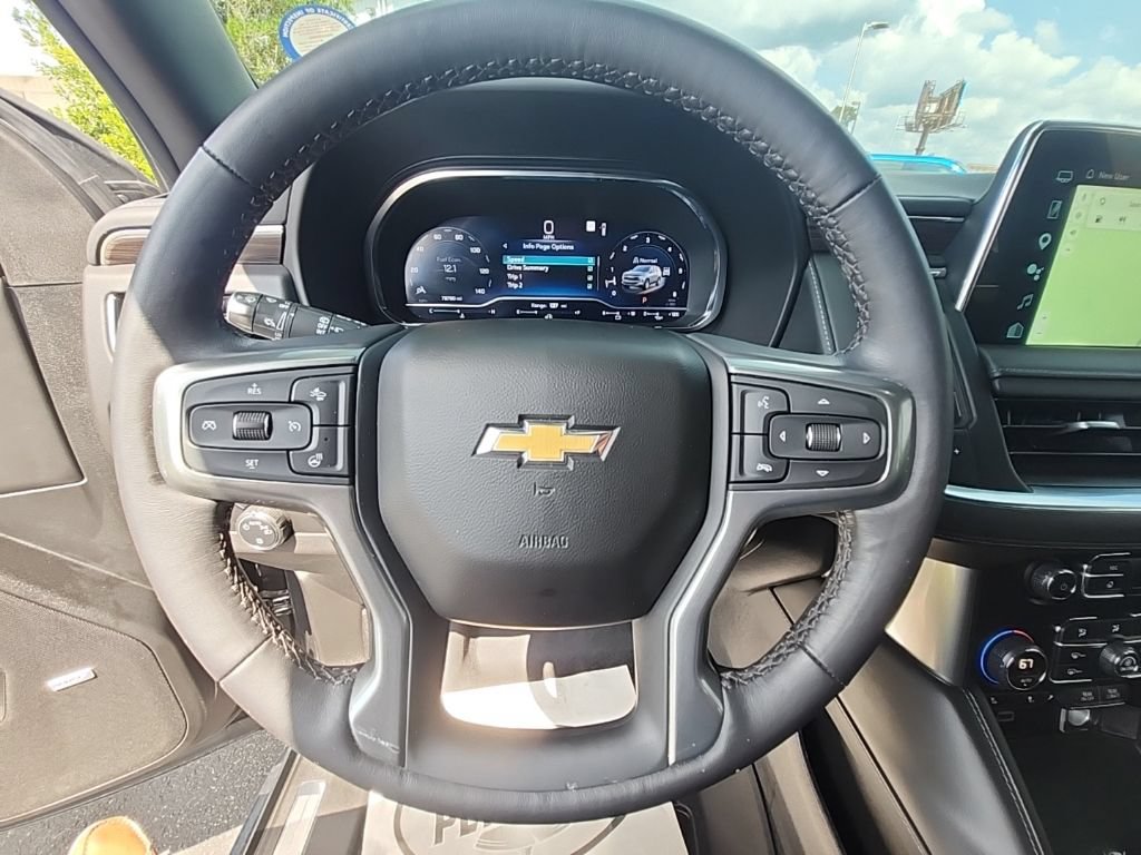 Used 2022 Chevrolet Suburban LT w/ LT Signature Plus Package AWD/4WD image 13
