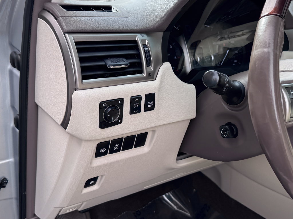 Used 2019 Lexus GX 460 Premium w/ Premium Package AWD/4WD image 18