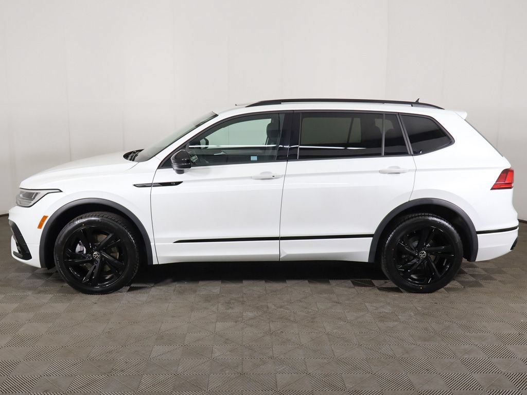 Used 2024 Volkswagen Tiguan SE R-Line AWD/4WD image 18
