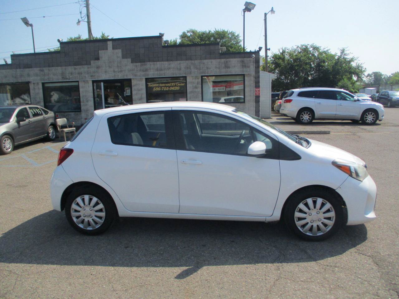 Used 2016 Toyota Yaris L FWD image 2