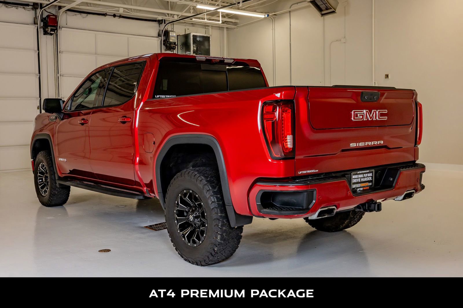 Used 2024 GMC Sierra 1500 AT4 w/ Technology Package AWD/4WD image 6
