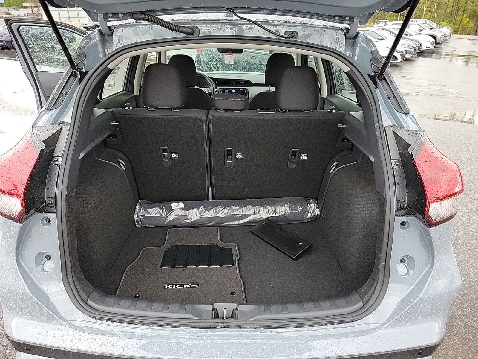 New 2024 Nissan Kicks SV w/ Interior Electronics Package image 19