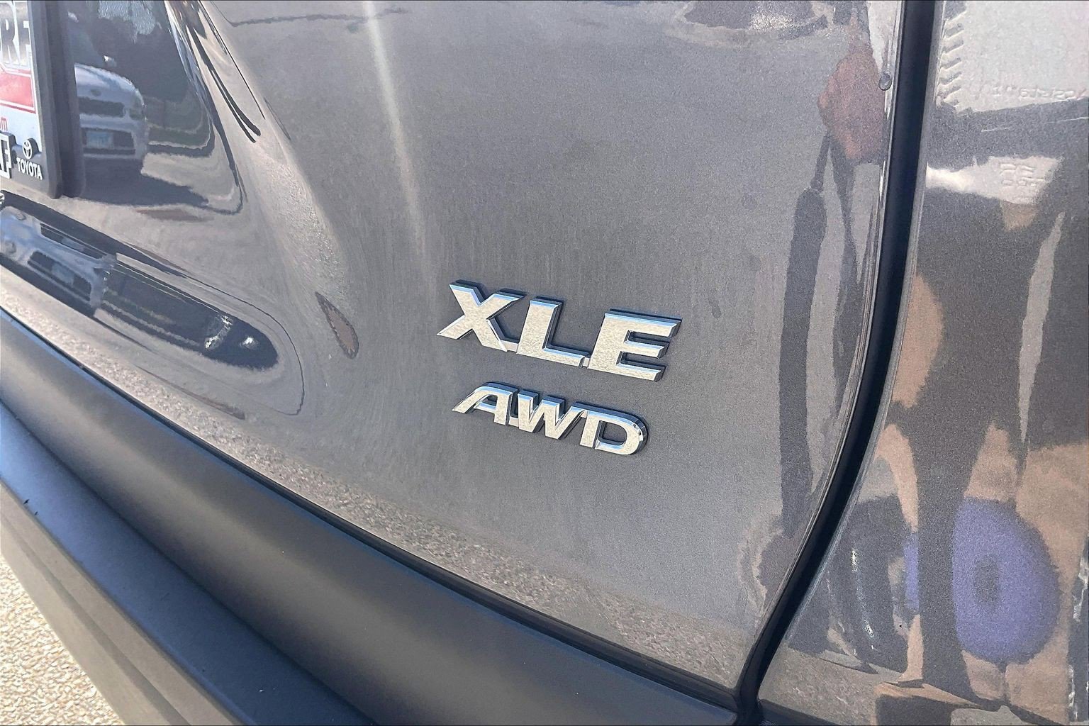 Used 2024 Toyota RAV4 XLE Premium w/ Weather Package AWD/4WD image 10