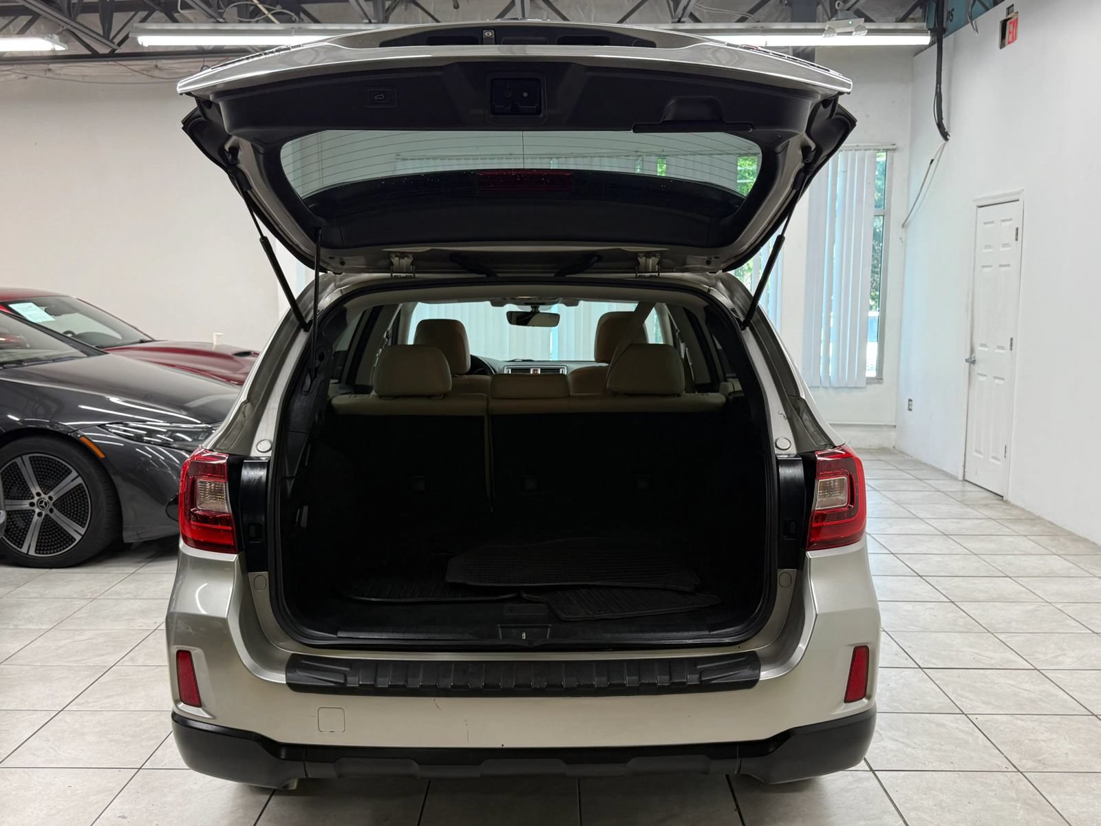Used 2017 Subaru Outback 2.5i Premium AWD/4WD image 19