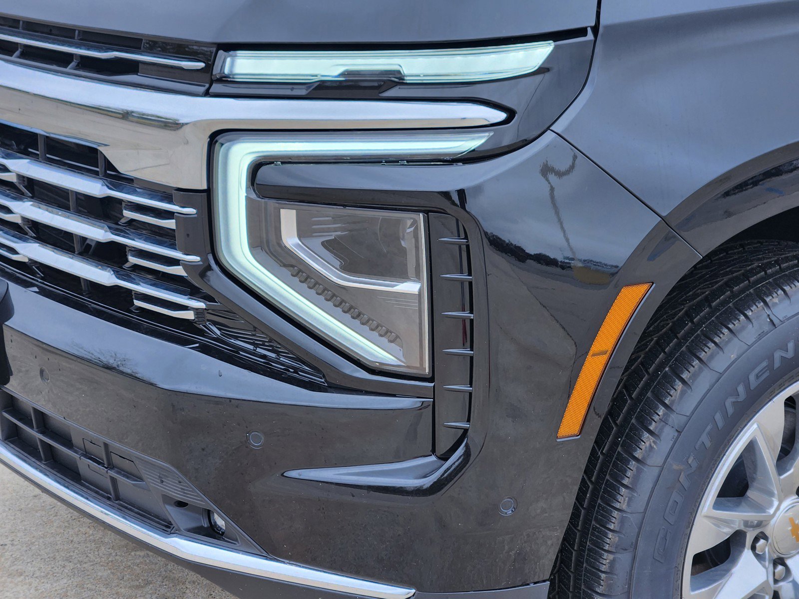 New 2026 Chevrolet Suburban Premier image 6