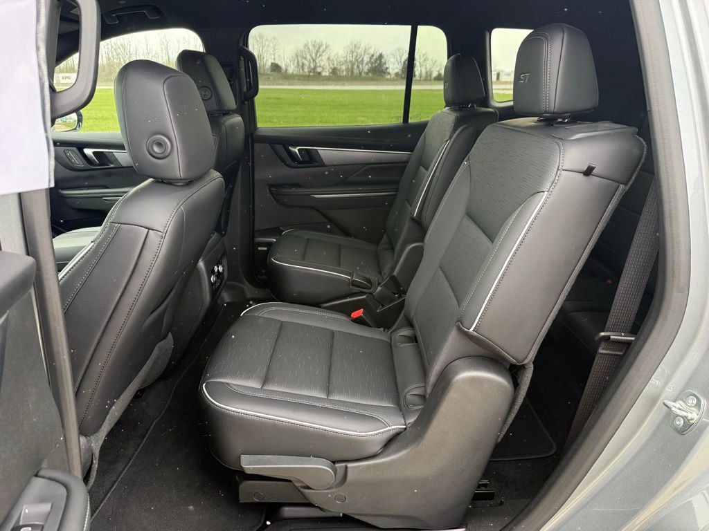 Used 2025 Buick Enclave Sport Touring image 16