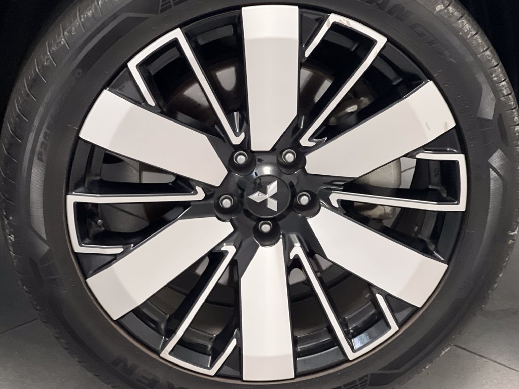 Used 2025 Mitsubishi Outlander SE AWD/4WD image 78