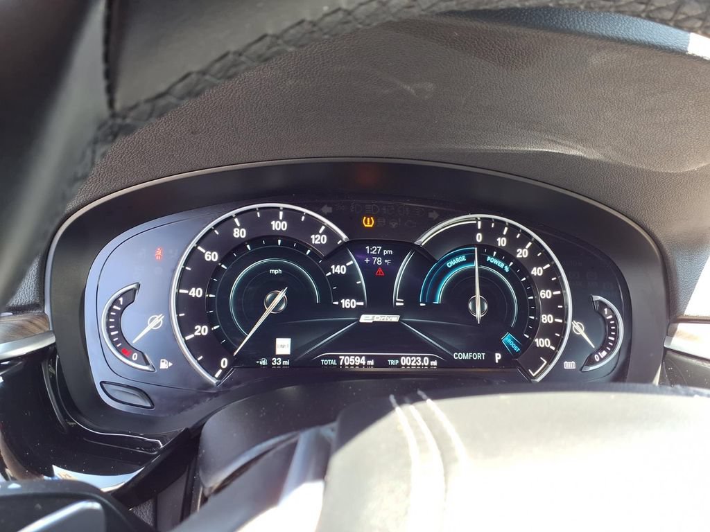 Used 2018 BMW 530e xDrive AWD/4WD image 10