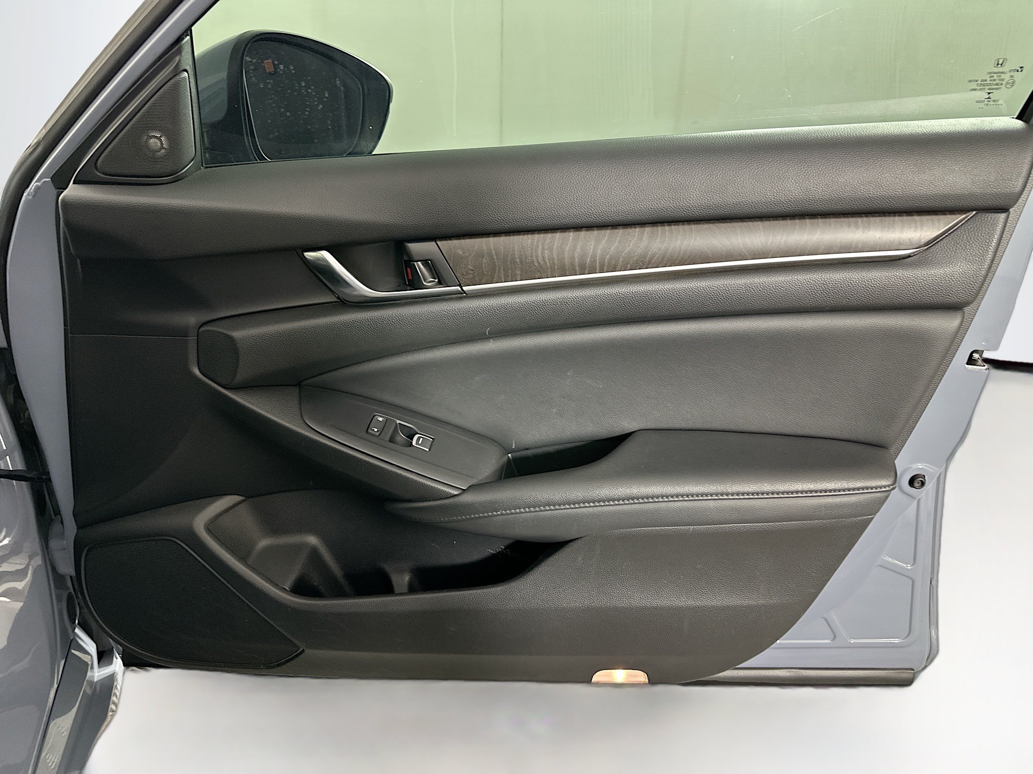 Used 2021 Honda Accord Touring image 32