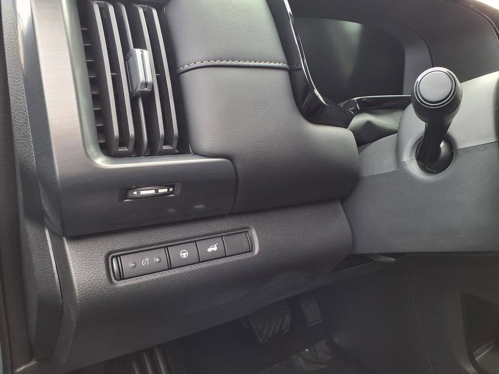 New 2026 Nissan Pathfinder SL AWD/4WD image 46