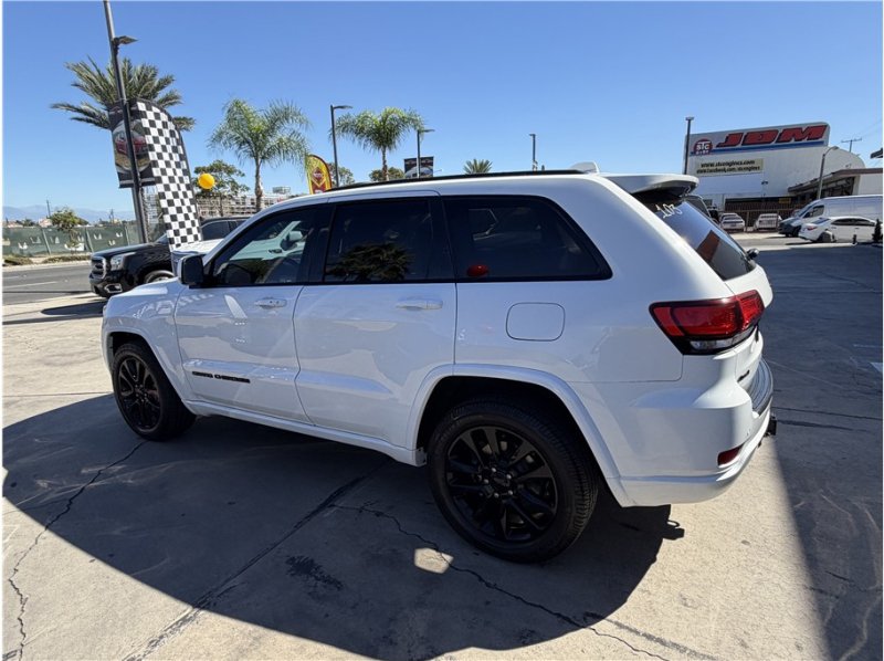 Used 2020 Jeep Grand Cherokee Altitude AWD/4WD image 59