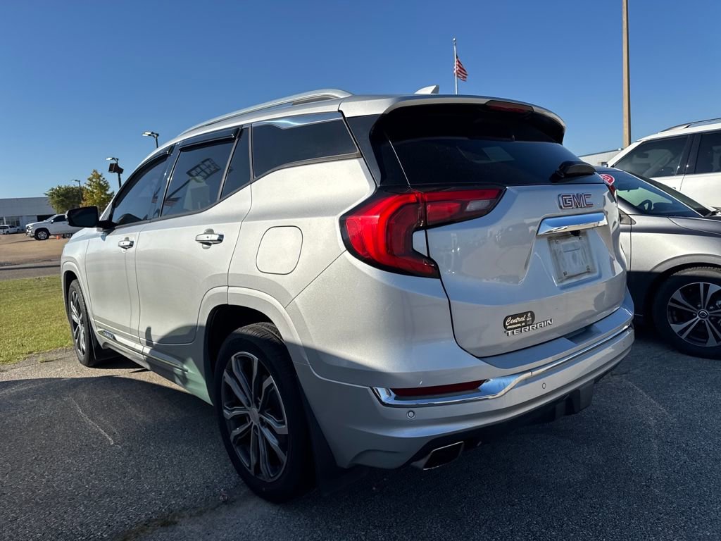 Used 2018 GMC Terrain Denali w/ Advanced Safety Package image 6