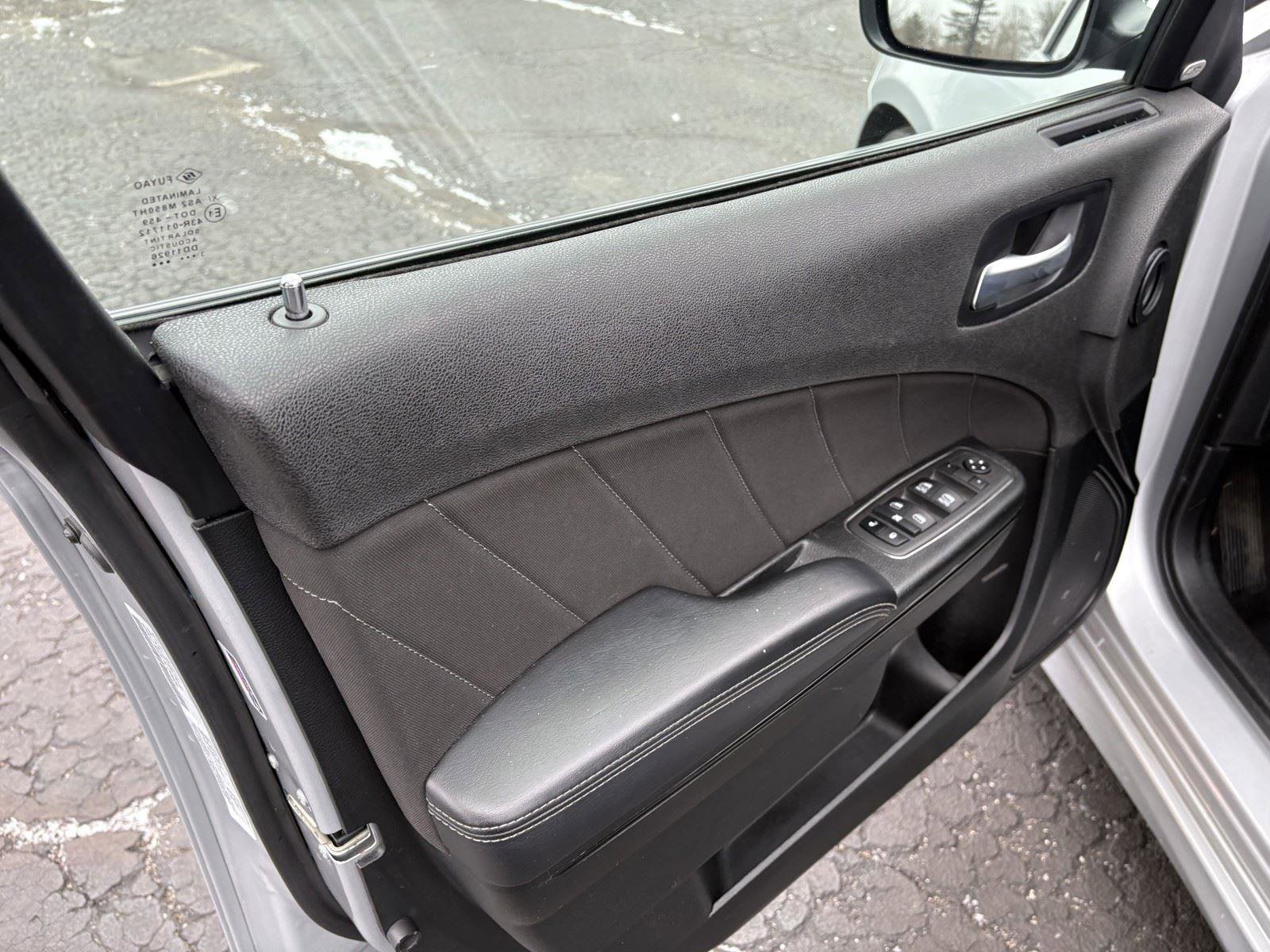 Used 2022 Dodge Charger R/T w/ Performance Handling Group image 13