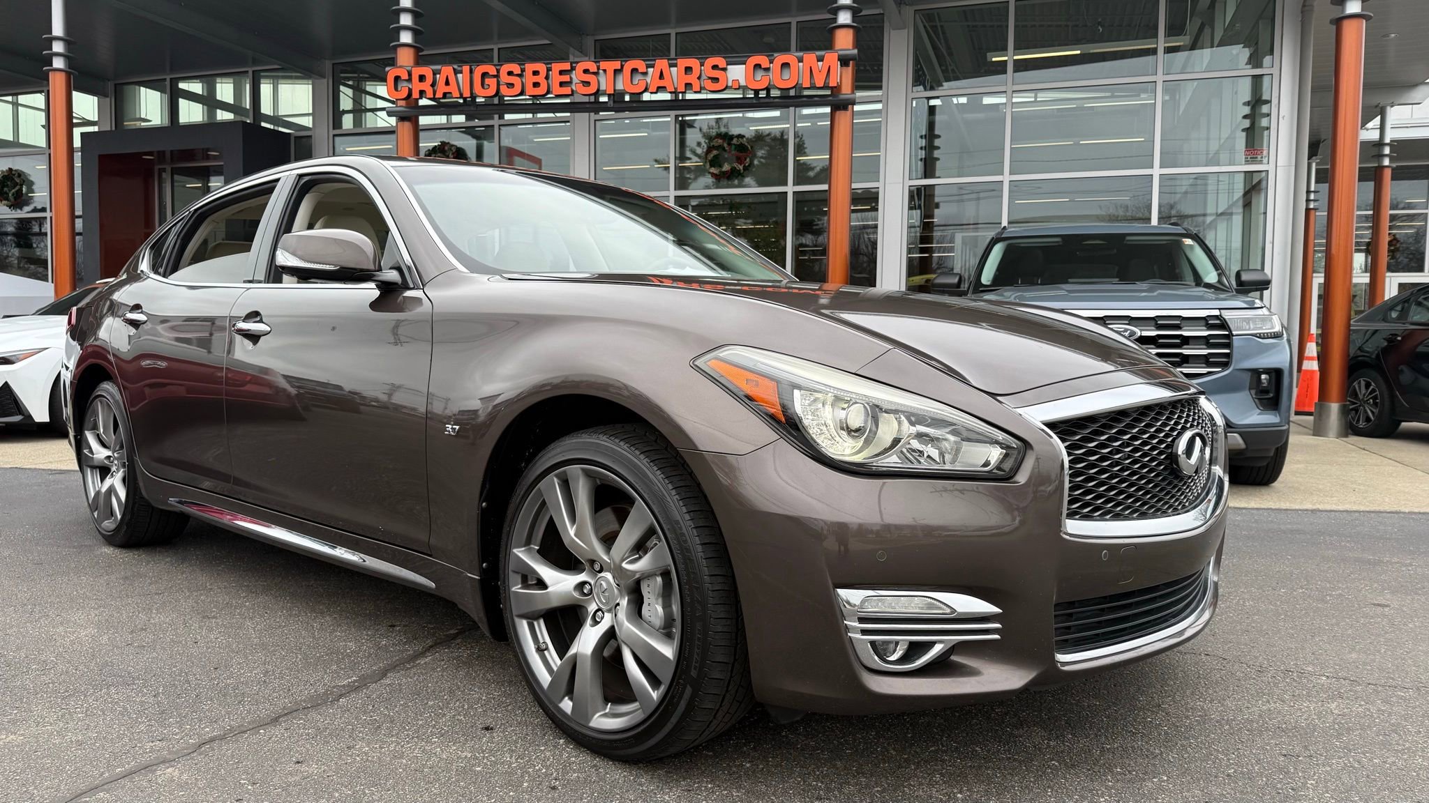 Used 2016 INFINITI Q70 L 3.7