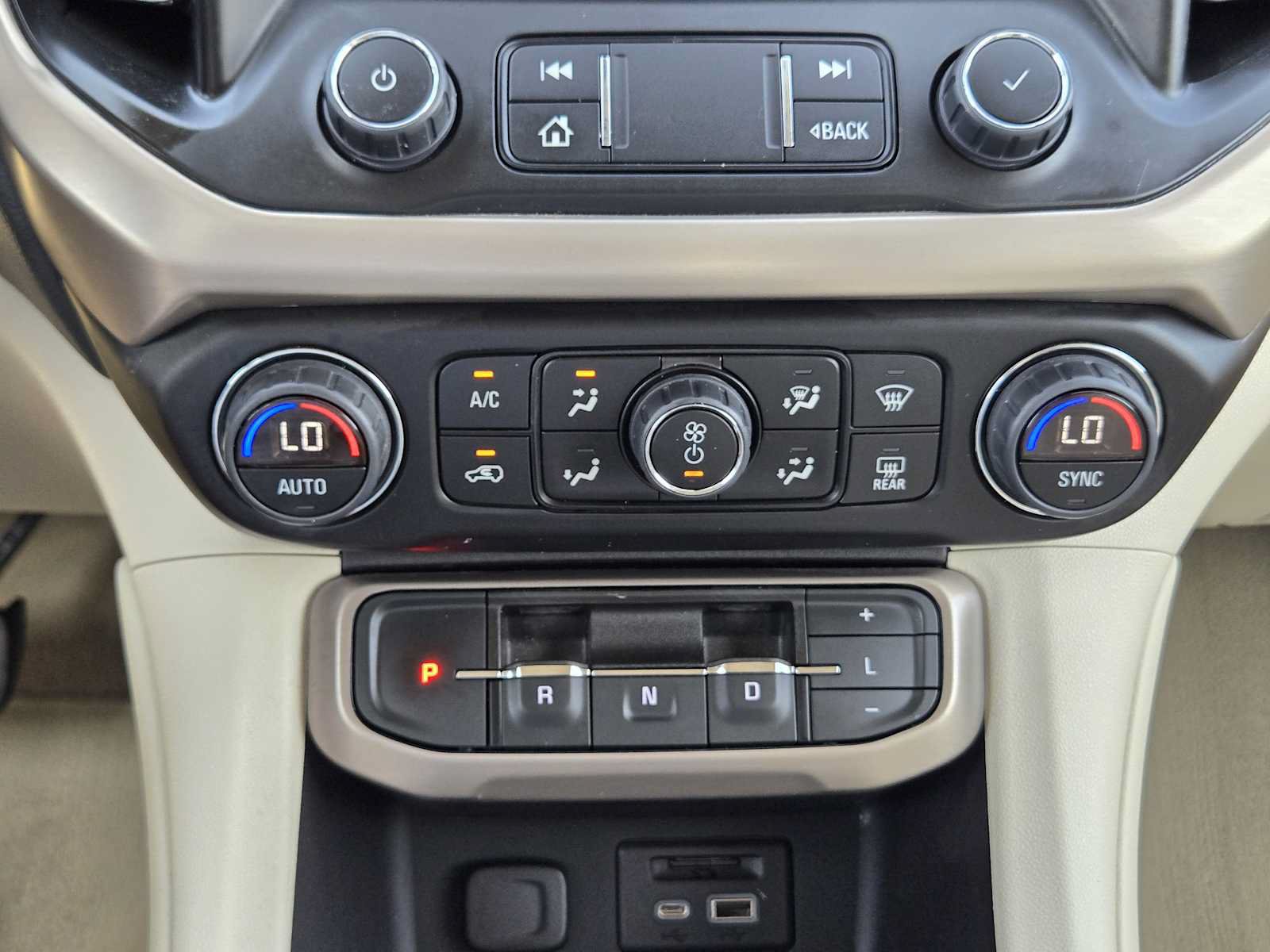 Certified 2023 GMC Acadia Denali w/ Denali Ultimate Package FWD image 20