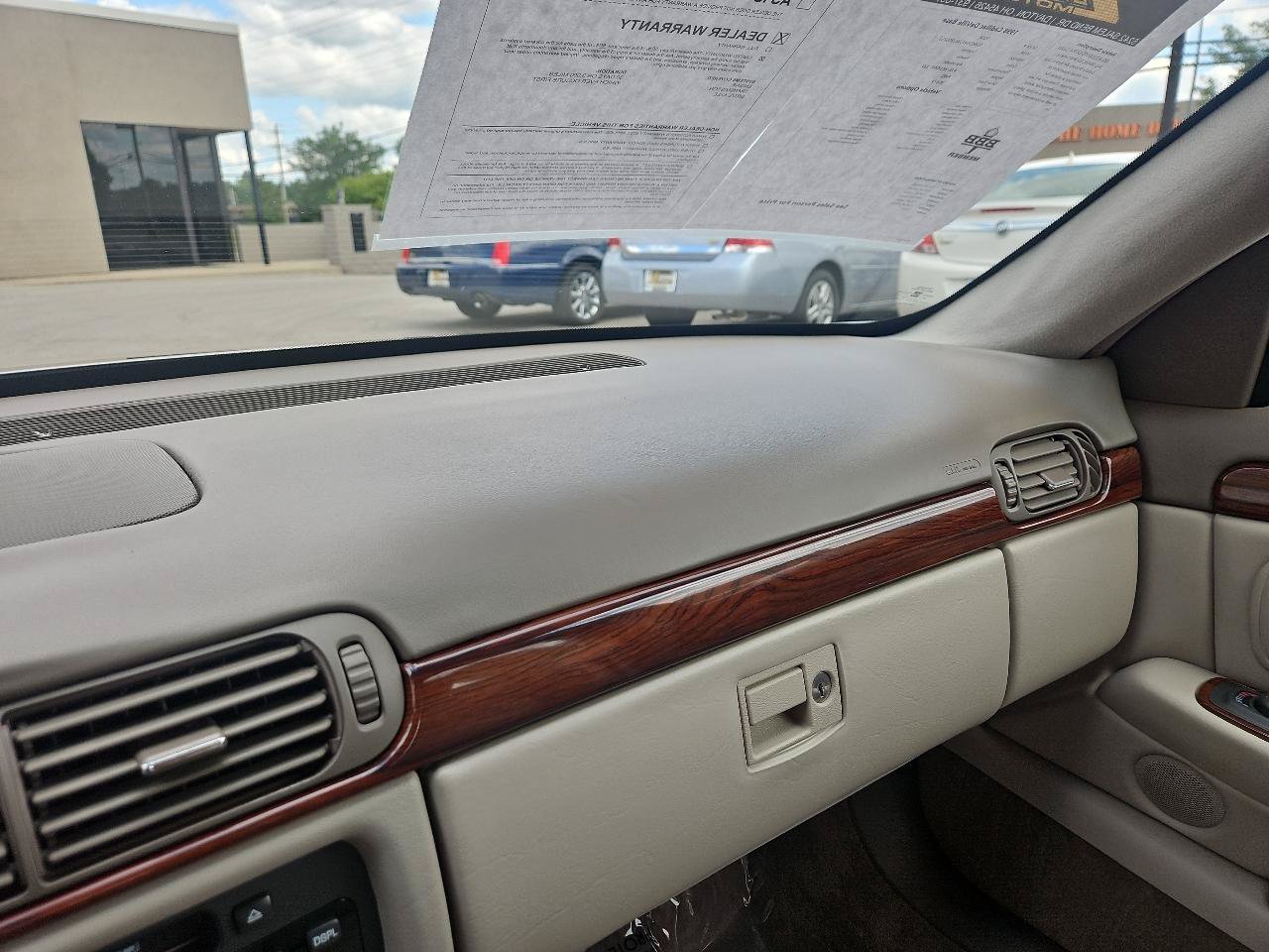 Used 1998 Cadillac De Ville FWD image 28