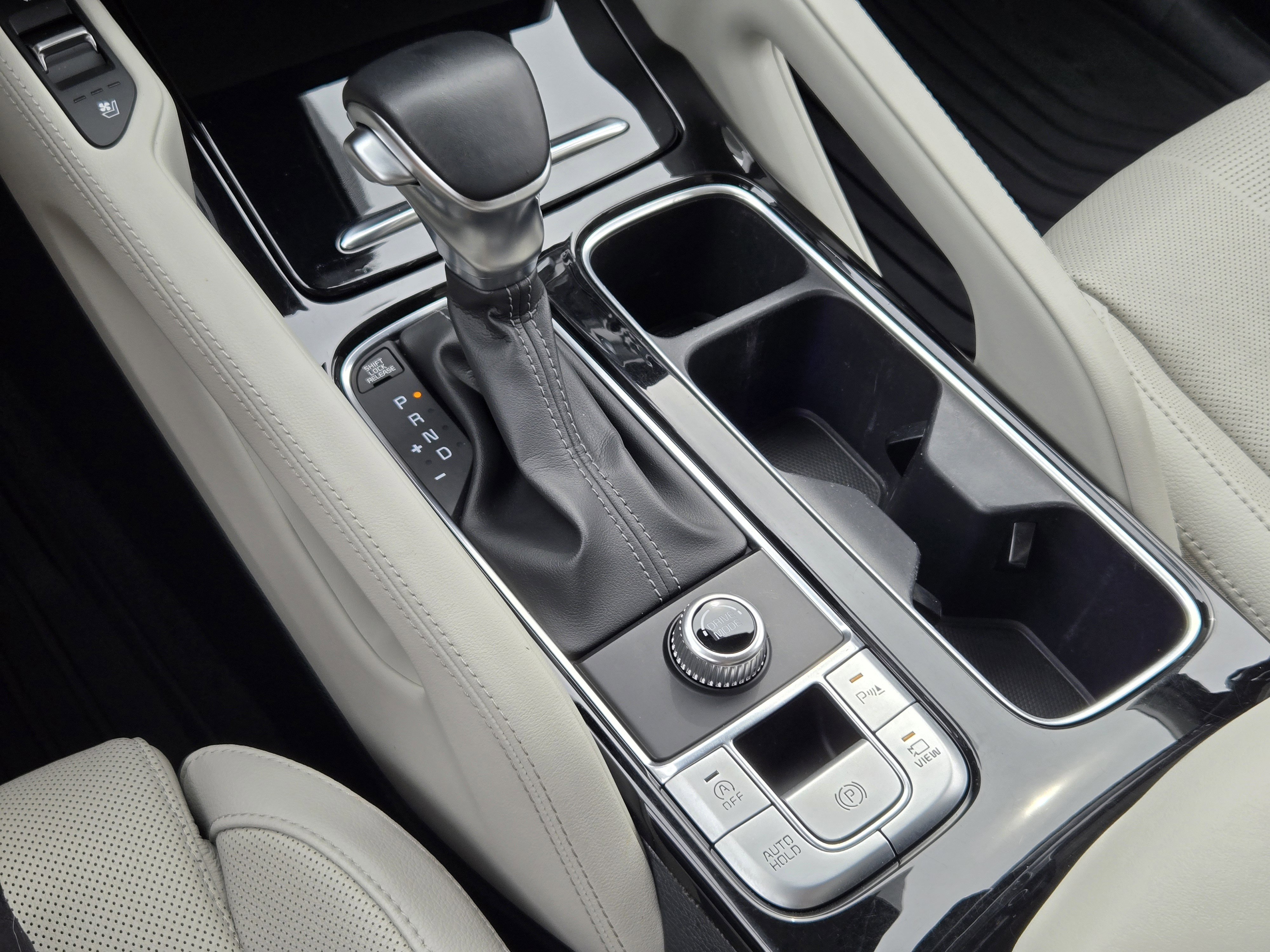 Used 2022 Kia Telluride SX w/ Towing Package image 26