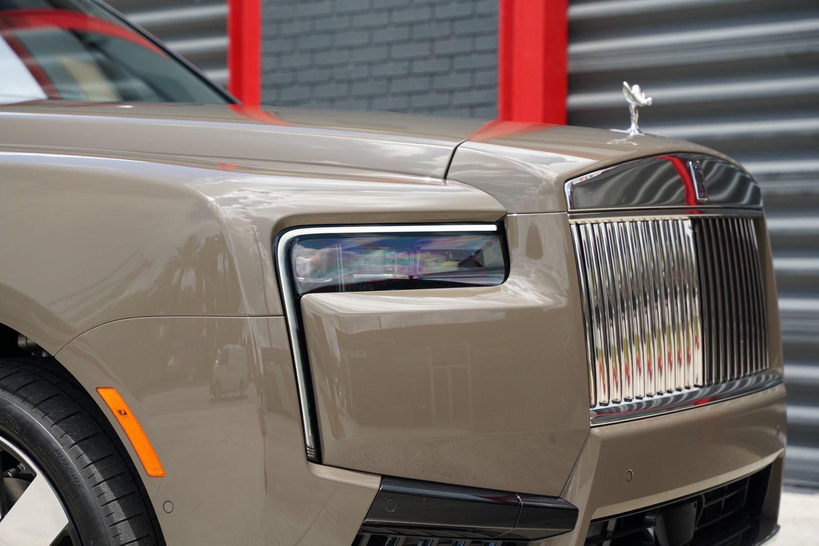 Used 2025 Rolls-Royce Cullinan AWD/4WD image 6