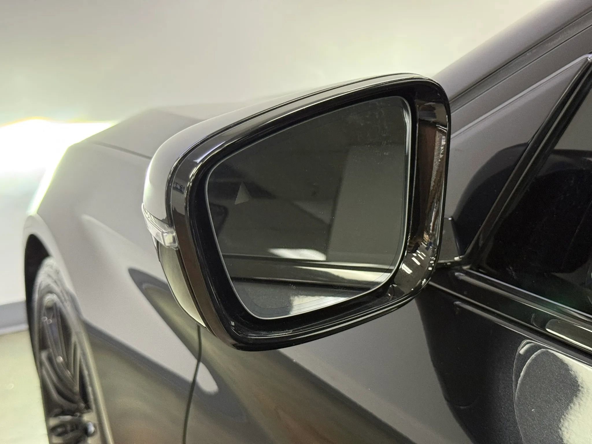 Used 2019 BMW 530i w/ M Sport Package RWD image 12