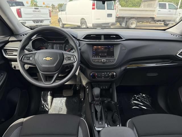 Used 2023 Chevrolet TrailBlazer LS FWD image 12