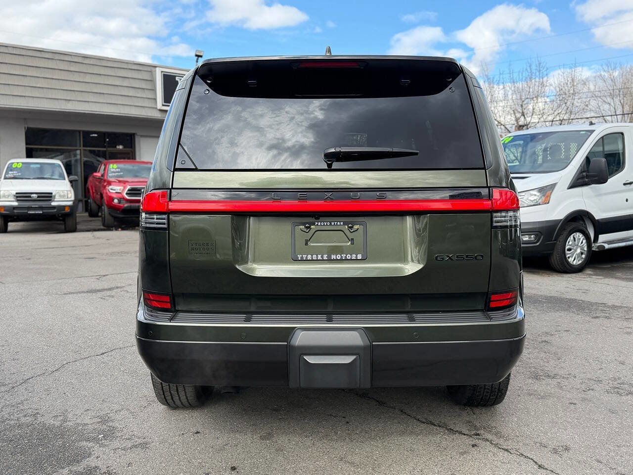 Used 2025 Lexus GX 550 w/ Accessory Package (31) image 12