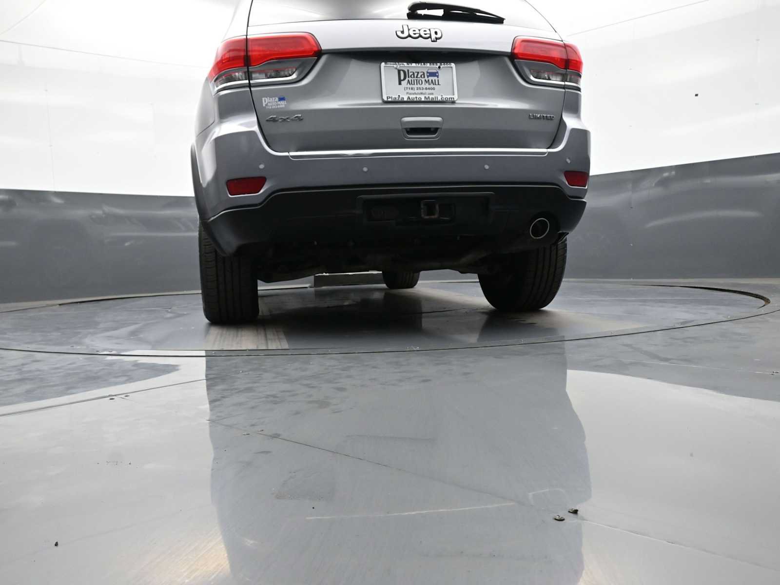 Used 2018 Jeep Grand Cherokee Limited AWD/4WD image 31