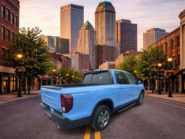 Used 2025 Honda Ridgeline TrailSport image 4