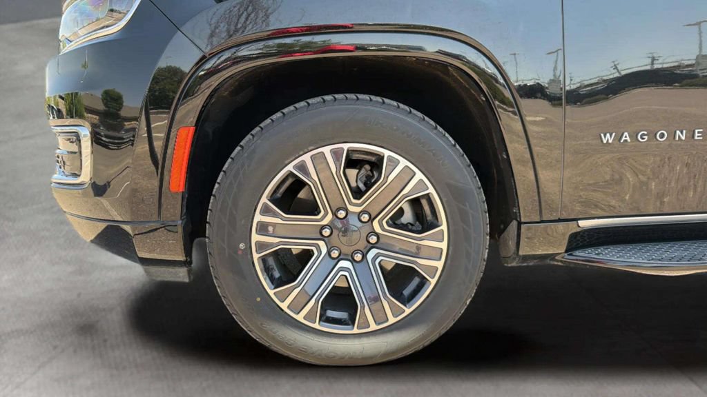 Used 2024 Jeep Wagoneer Series II AWD/4WD image 15