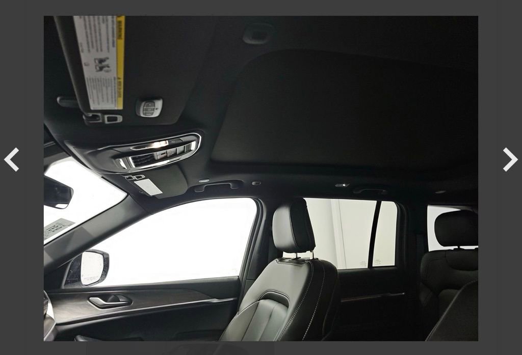 Used 2025 Jeep Grand Cherokee Limited 4xe image 13