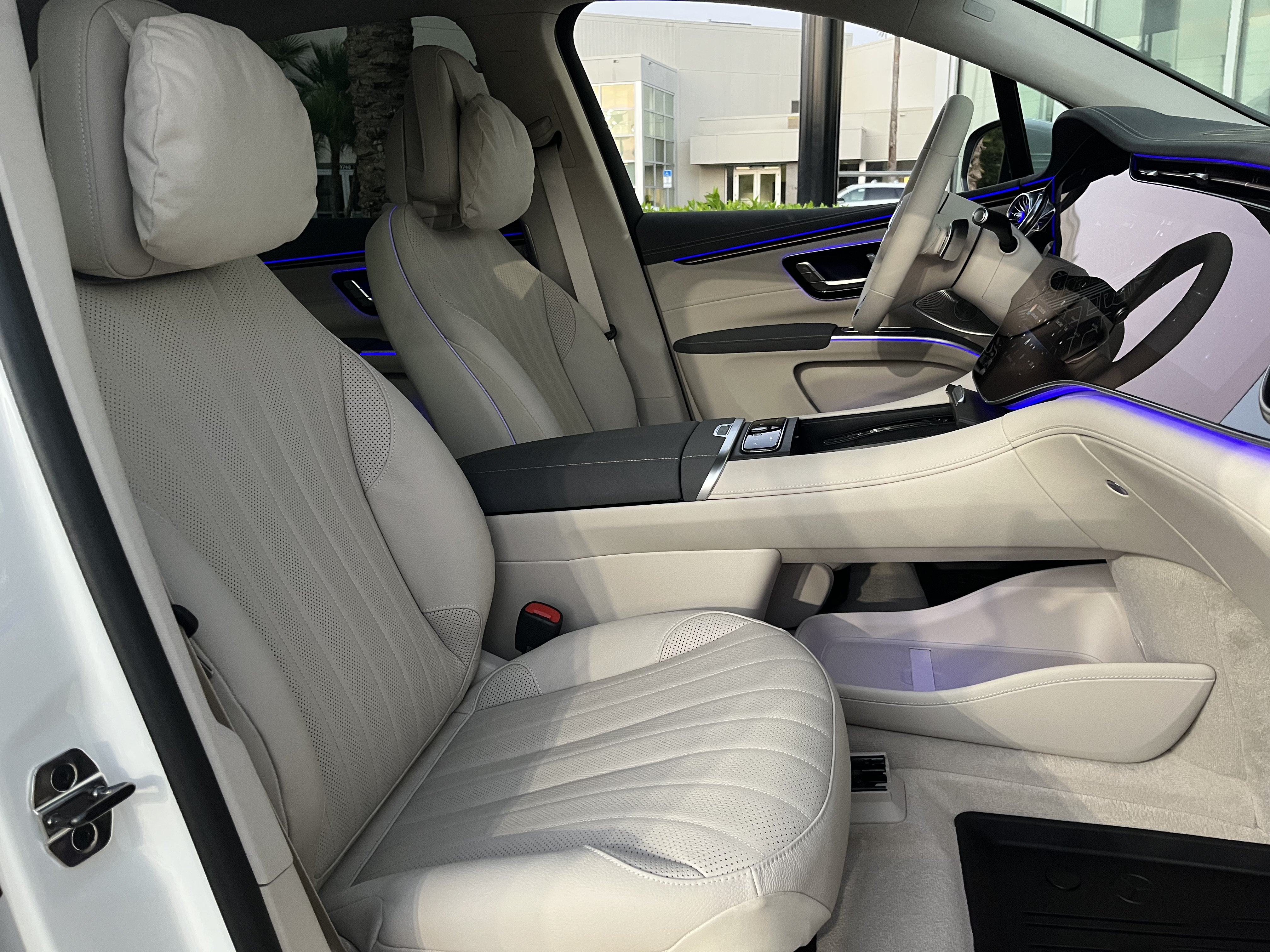 New 2026 Mercedes-Benz EQS 400 4MATIC SUV image 19