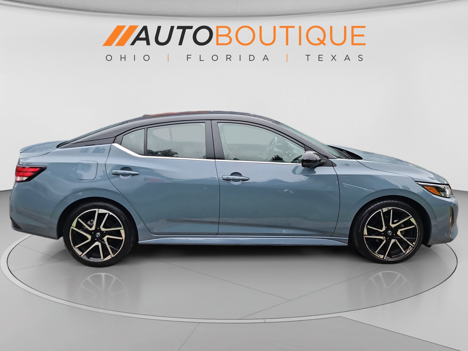 Used 2025 Nissan Sentra SR w/ SR Premium Package FWD image 7