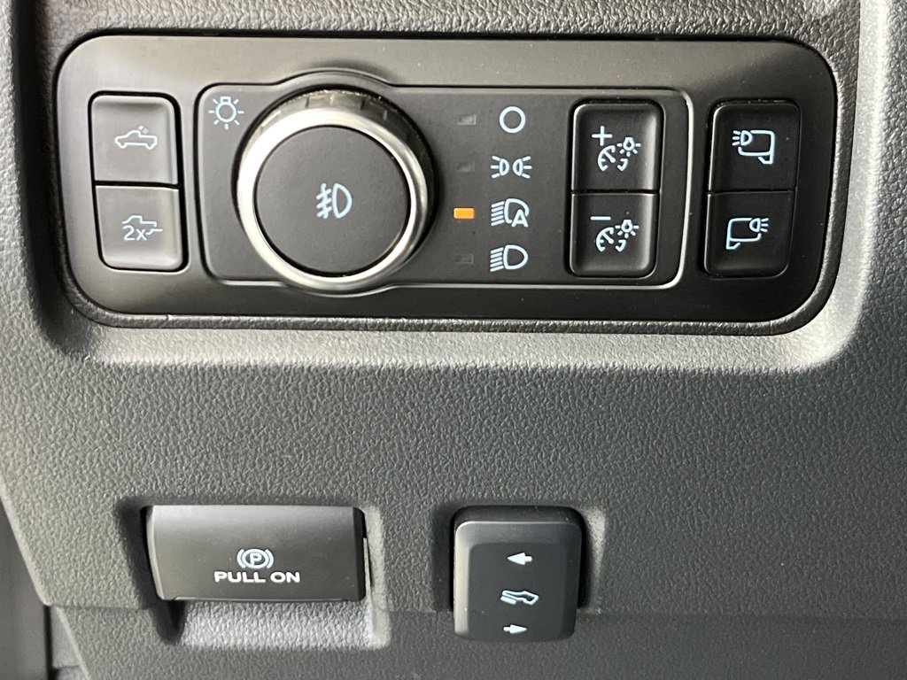 Certified 2025 Ford F350 Lariat image 25