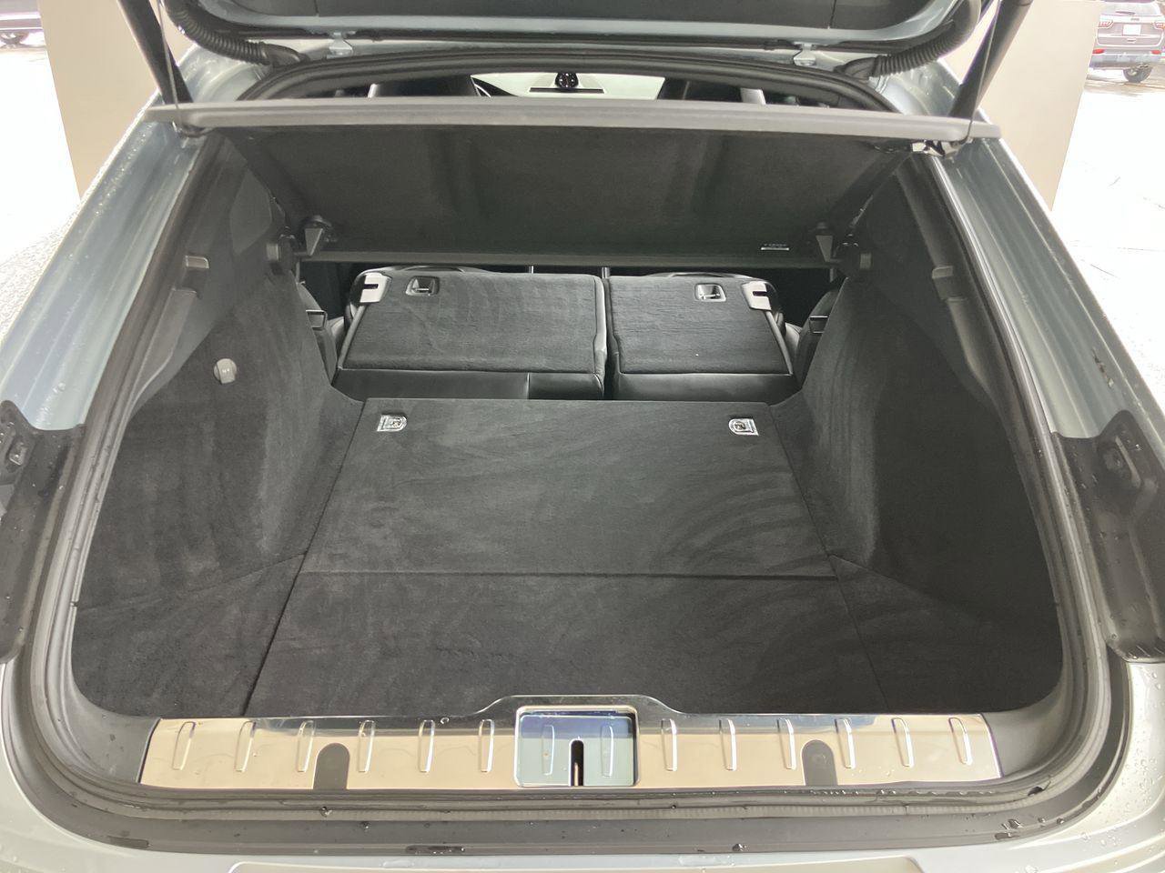 Used 2023 Porsche Panamera Platinum Edition w/ Sportdesign Package image 31