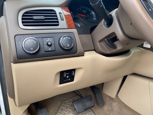 Used 2014 Chevrolet Silverado 2500 LTZ w/ LTZ Plus Package image 11