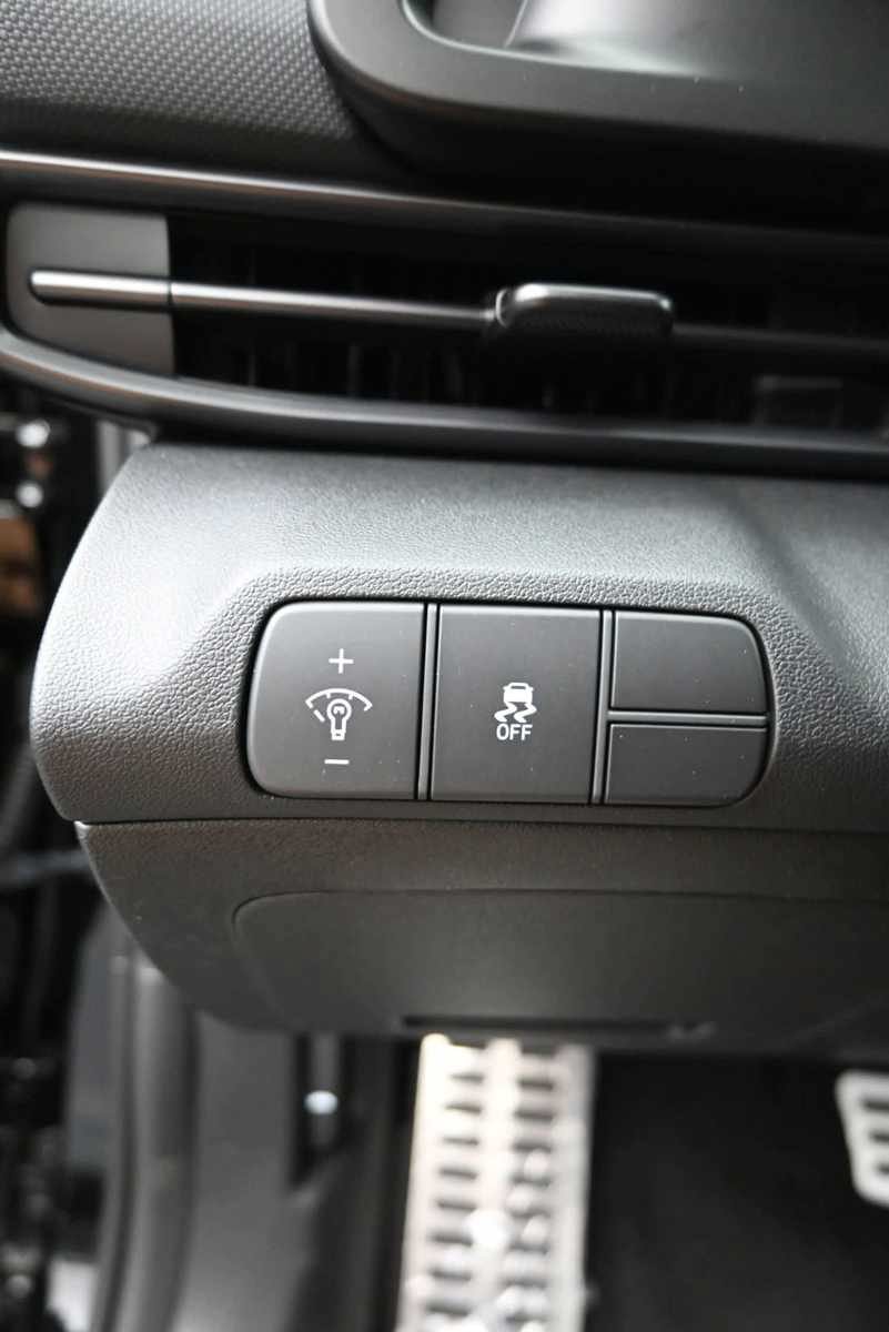 New 2026 Hyundai Elantra Sport FWD image 21