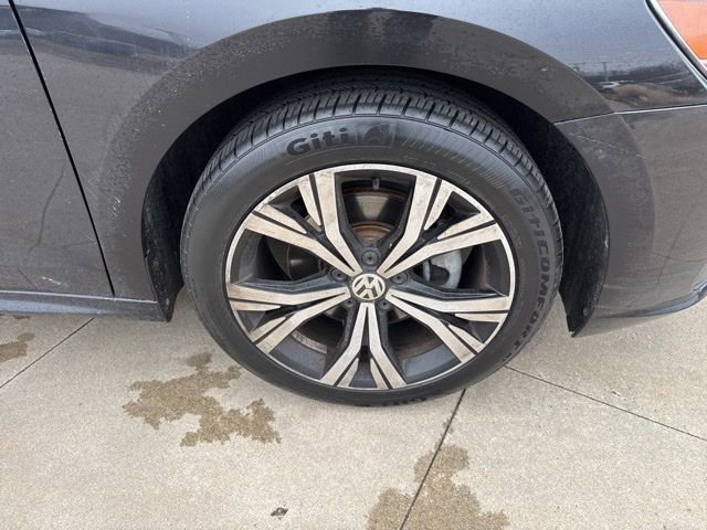 Used 2022 Volkswagen Passat 2.0T SE image 10