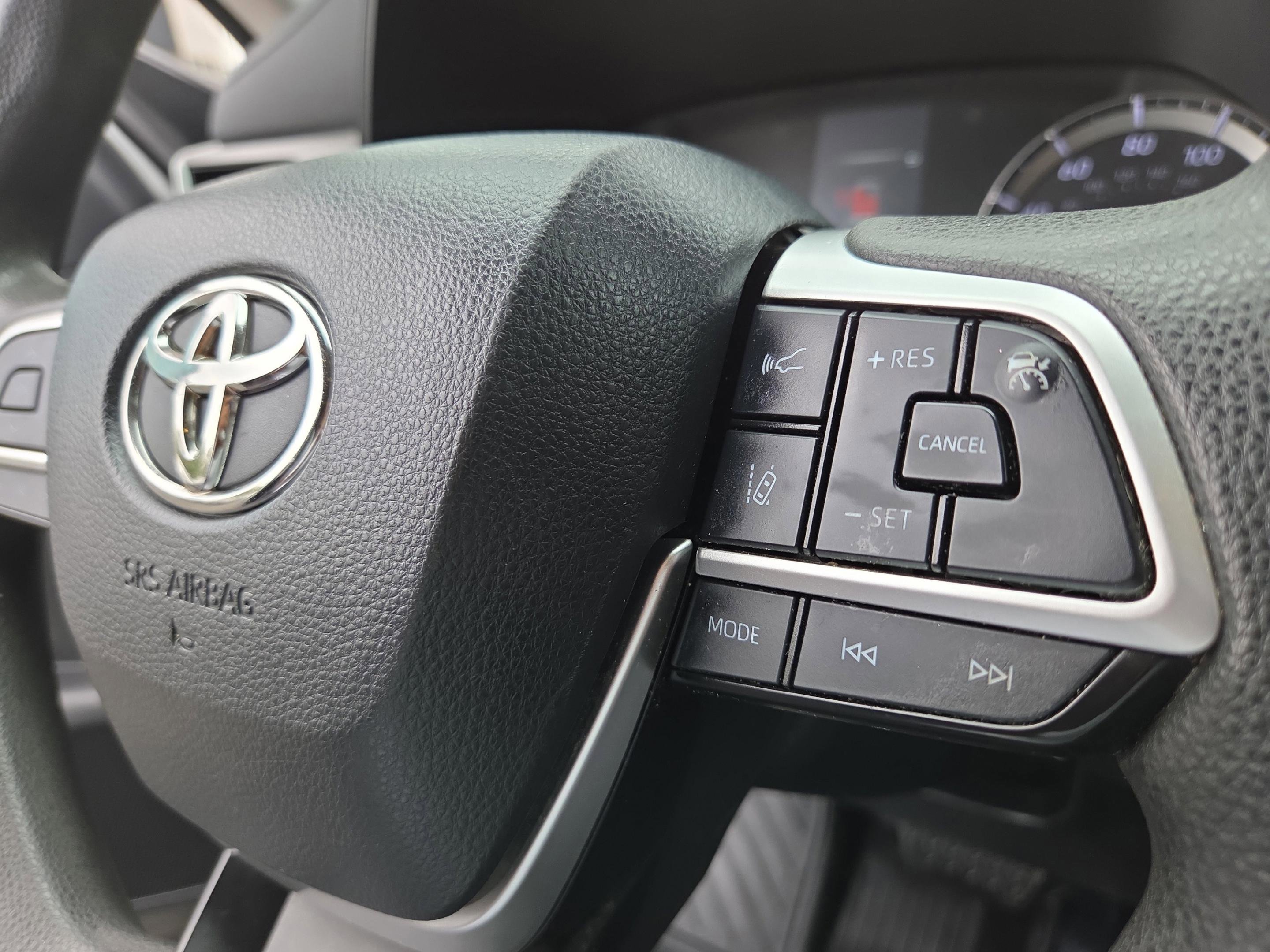 Used 2022 Toyota Highlander L image 16