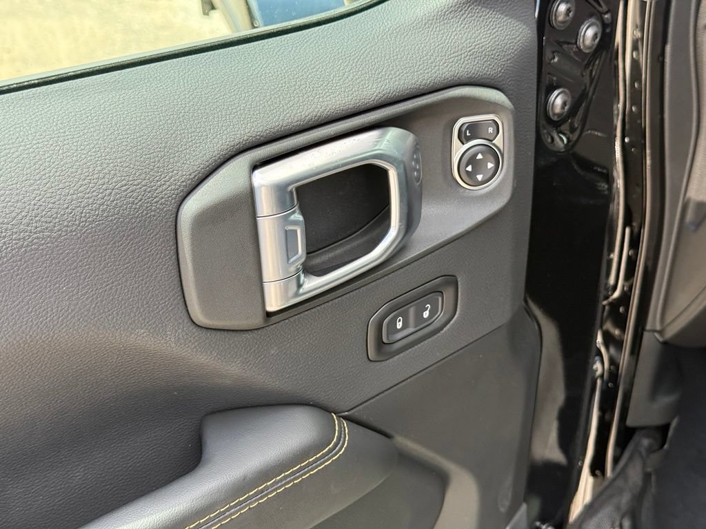 New 2026 Jeep Wrangler Unlimited Sahara AWD/4WD image 10